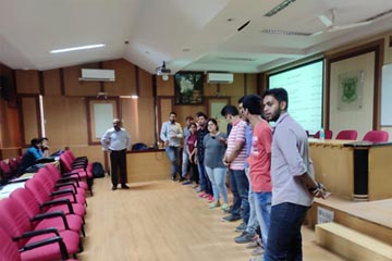 Samuel Sudhakar handling a Campus2Corpoarate session at a leading Engineering College in Bangalore
